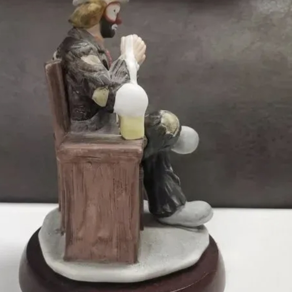 Lightly Loved Figurine - Emmett Kelly Jr. - Stockbroker Clown - 7.5" Tall Flambo - Picture 3 of 6